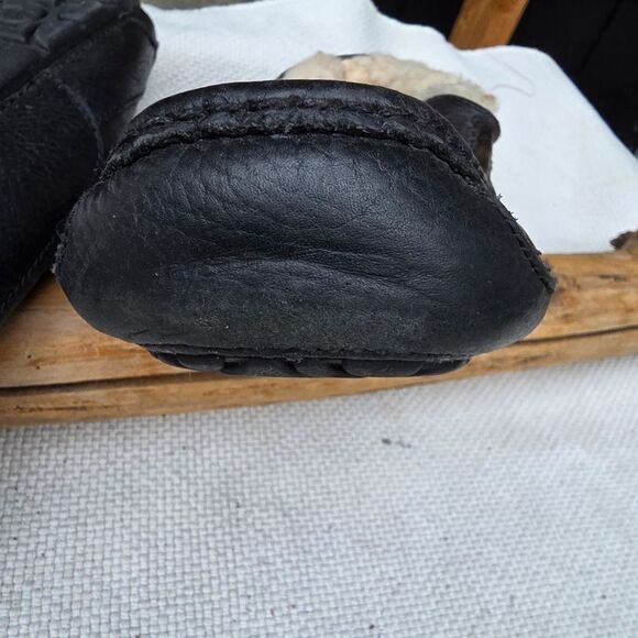 Ugg ascot  black leather men\'s slippers main image 10